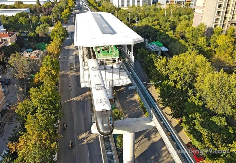 开通在即西安首条有轨电车云巴试验线试车